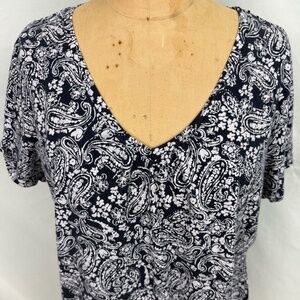 St. John's Bay Woman Navy and White Paisley Short Sleeve V-Neck T-Shirt Size 1X